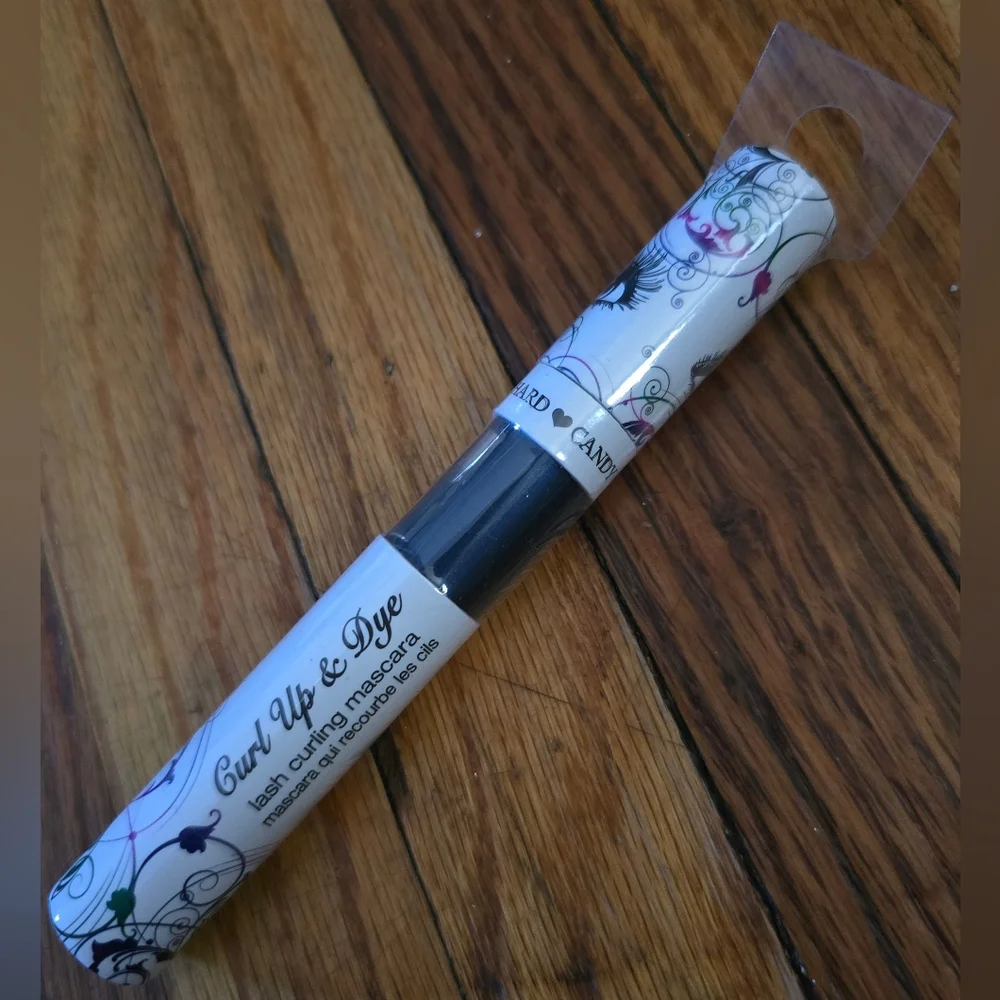 Hard Candy Curl Up & Dye Lash Curling Mascara - White/Black Accents
